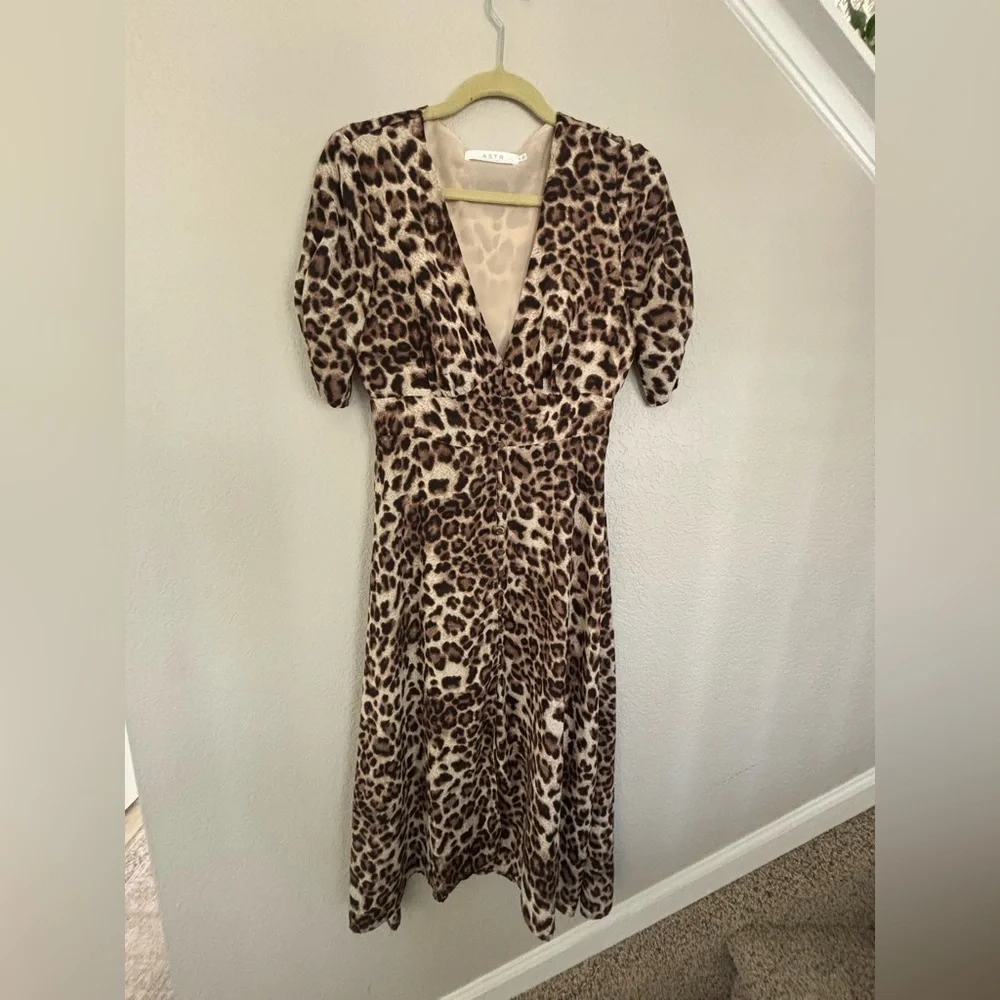 ASTR The Label leopard print button-down dress